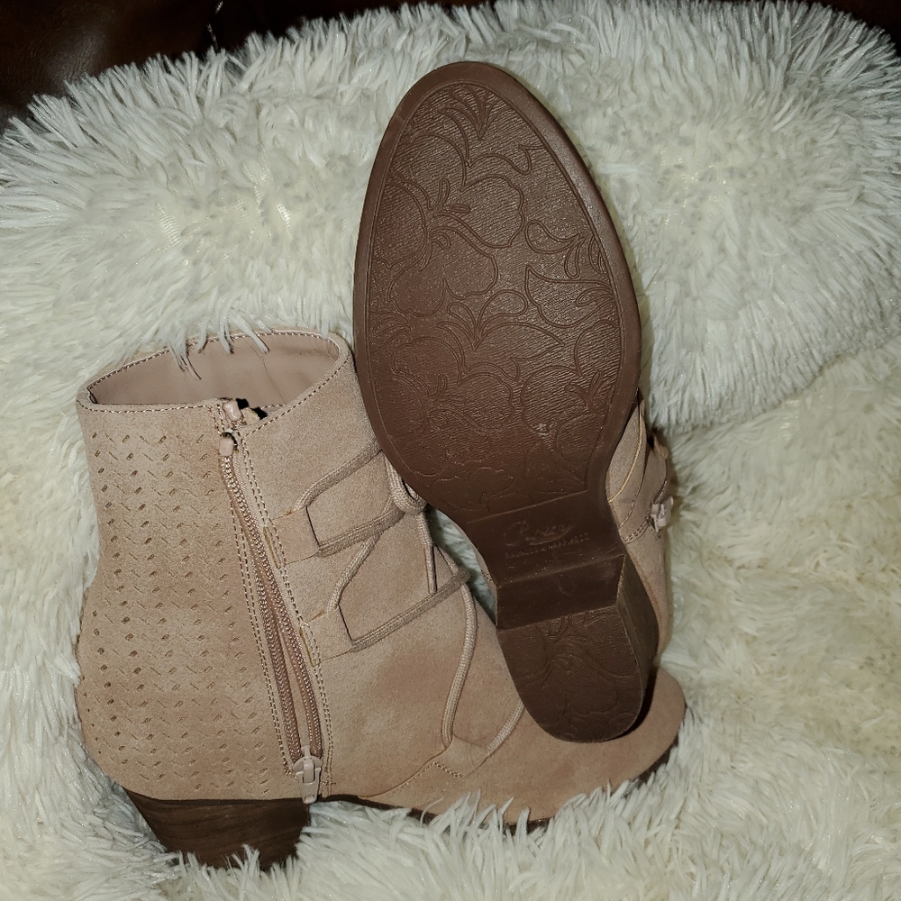 Booties - Picture 5 of 5